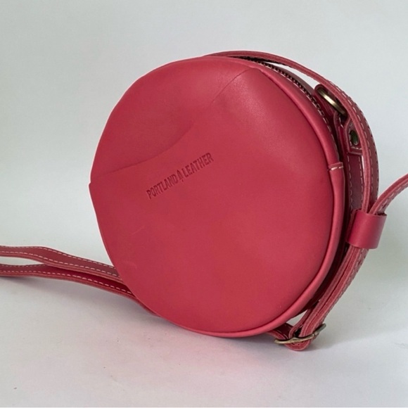 Portland Leather Tulip Round Crossbody Bag - Picture 3 of 8